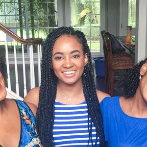 Meet your Posher, Carmela